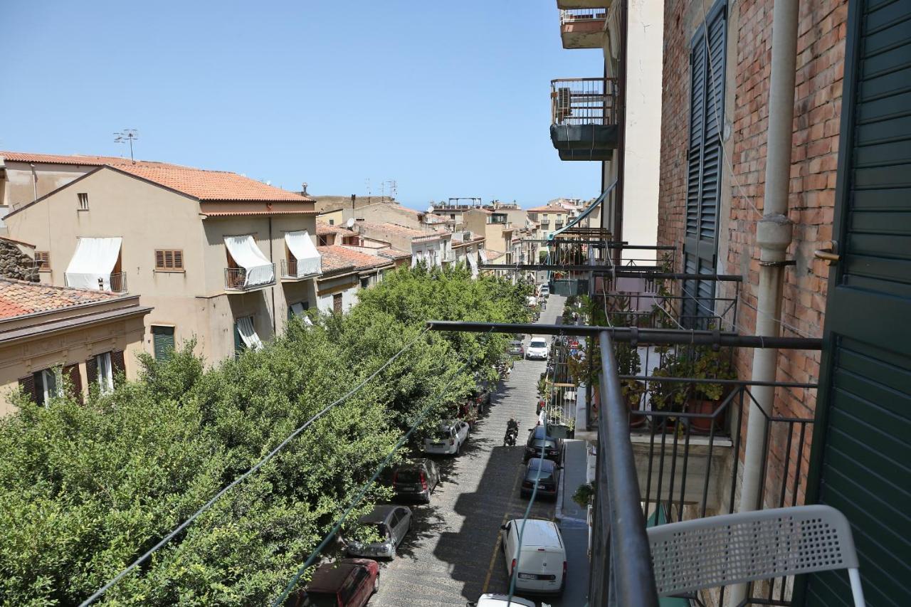 Sunny Flat - Self Apartments Cefalù Eksteriør billede
